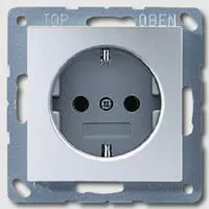 Изображение Розетка с заземлением и шторками 16А 250В A 550 A1520KIAL Jung