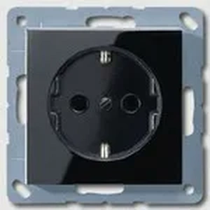 Изображение Розетка с заземлением и шторками 16А 250В A500 черный глянцевый A1520KISW Jung